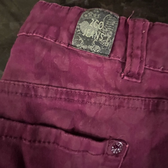 ZCO Jeans Burgundy Floral-Embossed Skinny Jeans – Size 5 - Picture 4 of 6